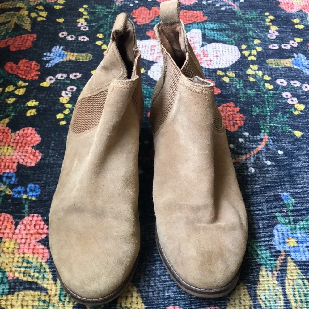 Toms Tan Suede Chelsea Boots, Size 9.5